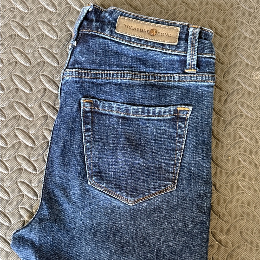 Treasure & Bond Loose Skinny High-Rise Jeans